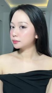 Bắt Sáng Dạng Thỏi Lâu Trôi Sace Lady Cooling Jelly Highlighter Stick 8g - có kết cấu dạng thạch nước dưỡng ẩm lướt nhẹ để có làn da sáng lâu dài. Nó sẽ có cảm giác mát và chảy nước khi thoa lên mặt.