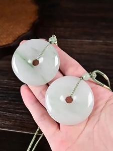 Natural golden silk jade with floral patterns Tianshan green jade peace pendant jadeite color high-end feel hand-woven rope necklace
