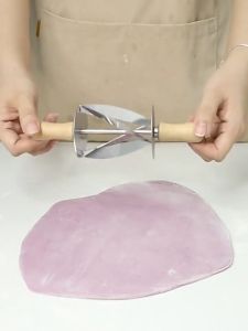 Vixplorn Pastry Rolling Dough Cutter Stainless Steel Knife For Making Croissant Homemade Cake Decoration Tool