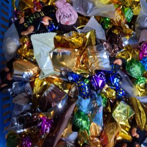 รวมช็อกโกแลตนำเข้าหลากหลายแบรนด์ 1 กระปุก ต่อ 1 ตัก