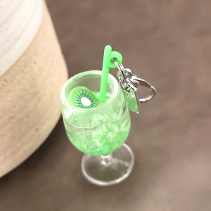 Phong cách nhỏ Tumbler Keychain với Charm gắn túi trái cây thiết kế vật liệu hợp kim mạnh mẽ cho những người đam mê Cốc sử dụng thường nhật