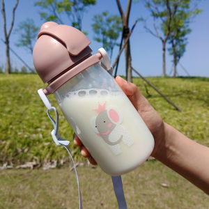 ขวดดื่มน้ำ ขวดน้ำเด็ก 1 ชิ้น 600 มิลลิลิตรเด็กฟางถ้วย การฝึกอบรมถ้วยเด็กกีฬาพลาสติกดื่มเด็กขวดน้ำ