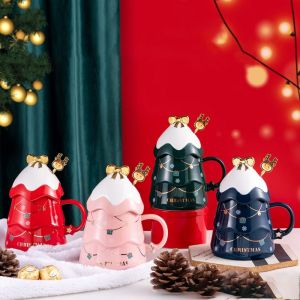 CHAOSON Christmas Tree Shape Christmas Tree Ceramic Mug Ceramic with Lid and Spoon Christmas Coffee Cup Oatmeal Cup Red/Pink/Blue/Green Milk