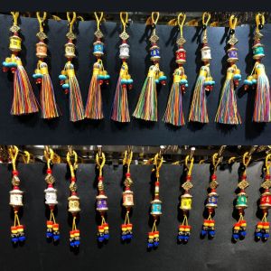 HOUMENG Metal Tibetan Prayer Wheel Keychain Colorful Rotating Bead Buddhist Keyring Pendant Six-character Mantra Accessories Six-character Mantra Prayer Wheel Car