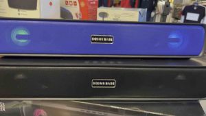 Portable speaker booms bass usb /aux/fm/Bluetooth