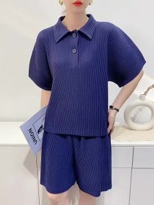 Women's Short Sleeve Loose Thick Fabric Pleated Polo Shirt & Large Toothpick Shorts