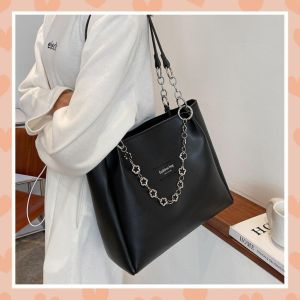 Túi xách nữ công sở túi tote da trơn kèm Charm xích cá tính K264