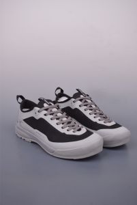 รองเท้ากีฬาเดินป่ากลางแจ้งแบบครอสคันทรีรุ่น Arcteryx Norvan LT W ซีรีส์ สวมใส่สบายและทันสมัย ​​"สีดำและสีเทา"