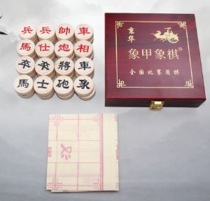 Bộ cờ tướng cao cấp với hộp gỗ sang trọng và bàn cờ truyền thống sử dụng trong giải cờ tướng đồng đội Trung Quốc Giáp cấp liên tái