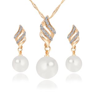2 Pcs/Set Woman Fashion Elegant Pearl Necklace Earring Suit Jewelry Set Pearl Diamond Sparkle Charm Jewelry Set