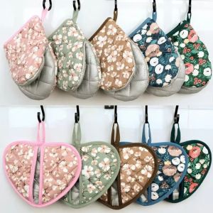 VMCTRD 1PC  Resistant Bakeware Oven Mitts Heart-shaped Flower Printed Kitchen Insulation Pad Durable Cotton Baking Oven Gloves