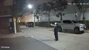 Eagle Eye - กล้องวงจรปิดกันน้ำได้ มีระบบติดตามความเคลื่อนไหวอัจฉริยะ รุ่น EG-IP009WP-2.0MP 1 แถม 1