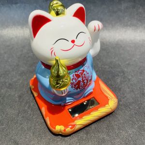 Bộ 3 Mèo Thần Tài Phúc Lộc Thọ . Di Lặc Cầm Quạt Vẫy Tay Sử Dụng Năng Lượng Mặt Trời Thu Hút Tài Lộc - Phật Giáo Tường Thuận