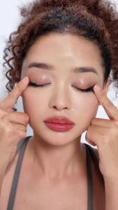 JUDYDOLL Intense Black Liquid Eyeliner - Black Liquid Liner Waterproof Smudge-proof Long lasting Easy Glide & Ultra-fine Brush Tip Skip-free Lining Ideal for Cat Eyes & Wings Beginner Friendly