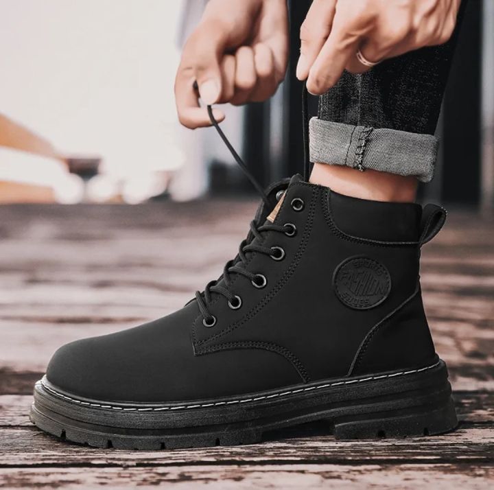 Fashionable thick soled British style Martin boots for men and