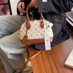 Designer luxury and fashionable womens bag - 2026 spring new style trendy crossbody bag elegant shoulder bag shell bag2026