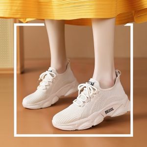 Giày Sneaker Nữ Cổ Thấp Họa Tiết Hình Khối Màu Trắng