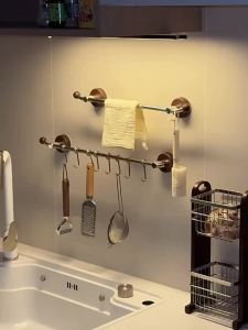 Sacesr No Drill Suction Holders Single Row Cookware Hanging Rack Water Resist Anti Rust Shelf Indoor Spatula Scoop Kitchen Storage M1Y4T