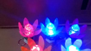 GK / GANTUNGAN KUNCI BUNGA LED / 1 PCS