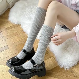 ถูกผลิต ถุงเท้าขนสั้น ถูกฝัง ถูกเป็น 300 แถว ถุงเท้ายาวผู้หญิง ถูกฝัง รูปแบบเข้มสัน ใส่สบาย อบอุ่น ดูดซับเหงื่อ จัดส่งจากประเทศไทย