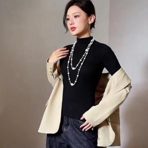 สร้อยคอยาวไข่มุกเทียมซับซ้อนพร้อมโซ่เสื้อกันหนาวสตรีหลายชั้นสำหรับชุดออกงานราตรีและงานเฉลิมฉลอง