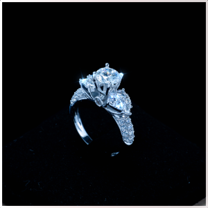 Nhẫn nữ Bạc 925 Xi Kim Moissanite Viên Chủ 6.3mm KNNU0005 Kim Luxury