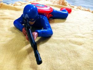 ตุ๊กตากัปตันอเมริกาคลานเคลื่อนที่ได้ มีเสียง มีแสง