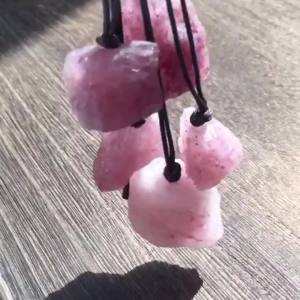俄罗斯草莓晶项链女招桃花运天然石头吊坠水晶原石挂件Russian Strawberry Crystal Necklace Female Charm Peach Blossom Luck Natural Stone Pendant Crystal Primitive Stone Pendant