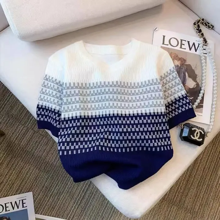 Ice%20Silk%20Top%20Women's%20Fashion%20Color%20Blocked%20Thin%20Knit%20Sweater%20for%20Commuting%20-%20Image%209