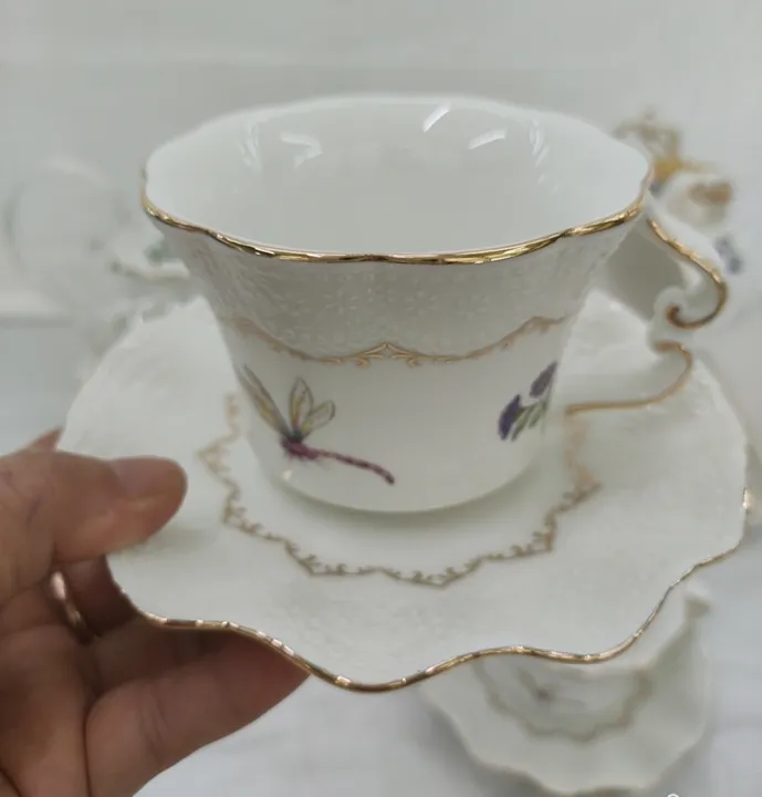 B%E1%BB%98%20%E1%BA%A4M%20CH%C3%89N%20K%C3%88M%20KHAY%20V%C3%80%20B%E1%BA%BEP%20CH%C3%82M%20TR%C3%80%20CAO%20C%E1%BA%A4P%20H%E1%BB%8CA%20TI%E1%BA%BET%20HOA%20H%E1%BB%92NG%20N%E1%BB%94I%20V%C3%80%20HOA%20T%C3%8DM%20-%20Image%204