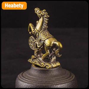 【2-3 ngày giao hàng】 Đồng thau ngựa bước trên đồng xu may mắn Tượng phong thủy bàn thu nhỏ đồng nguyên chất thủ công bộ sưu tập Trung Quốc nhà văn phòng bức tượng nhỏ
