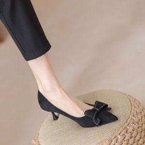 [Free Shipping] Hong Kong 2026 New Black Pointed-Toe High Heels For Women Featuring A Slim Heel Design And A Unique Understated Mid-Heel Style
