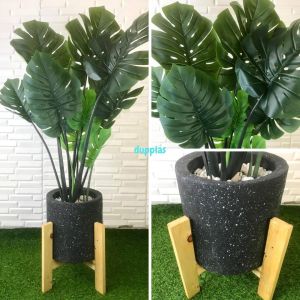Pohon Artificial Palem Botol & Monstera Latex Standing Kayu Kaki 4 Pot Semen Hitam & Putih Pajangan Hiasan Ruangan