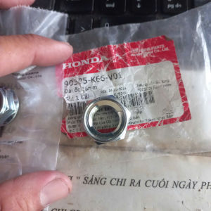 Tán bánh sau 16mm dòng xe Tay Ga Honda  Yamaha  SYM Suzuki Chính Hãng Mới