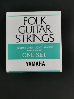 สายกีตาร์โปร่ง YAMAHA ของแท้ [Made in Japan] ของแท้ 1ชุด6เส้น แถมปิ๊ก1ตัว Yamaha FS550 Acoustic Guitar Strings รุ่นซุปเปอร์ไลท์ พันทองเหลือง สายกีตาร์ชุด