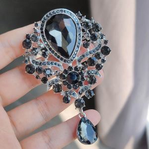 Vintage Luxury Crystal Flower Brooches for Women 4-color Palace Style Flower Party Office Brooch Pin Gifts