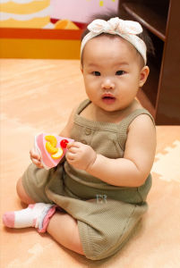 LNR Shop Atasan + Celana Pendek Peekaboo Korea Bayi Anak Perempuan dan Laki Laki Setelan Pakaian Musim Panas Waffle Button Setelan Rompi Gaya Korea Pakaian Anak-anak Celana Pof Bayi Setelan Pakaian Kualitas Bagus 2 Potong