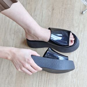 รองเท้าแตะแบบสวม รองเท้าเสริมส้นพื้นหนา6เซน สวยหรูสําหรับผู้หญิง หนังแก้ว สีพื้น #sy174