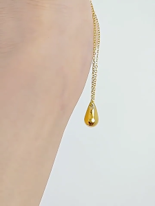 Fashionable Waterdrop Pendant Necklace Gold or Silver Plated Clavicle Chain for Women and Girls Ideal for Everyday Wear