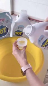 Nước Giặt Flying Tot Chai 2L Làm Mềm Vải Đậm Đặc Dịu Nhẹ An Toàn Cho Da New Version