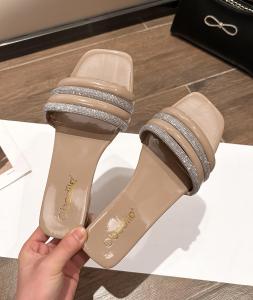 20256New Korean Fashion All-match Crystal Strip Diamond Rhinestone Wedge Heel Womens Sandals