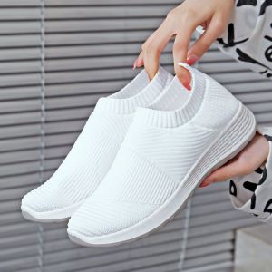 Best Sellers Women Korean Fashion Breathable Slip On Walking Shoes Running Shoes Lightweight Comfortable Flat Casual Black Rubber Shoes For Women