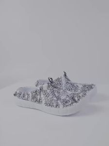 [Free Shipping] 2025 Summer New Womens Hollow-Out Clogs Breathable Non-Slip Closed-Toe Sandals Garden Pattern EVA Lightweight Sandals