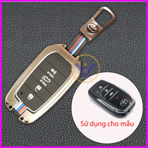 Ốp chìa khóa titan cao cấp xe Toyota Fortuner Innova Camry Hilux 4 nút bấm - kèm móc khóa