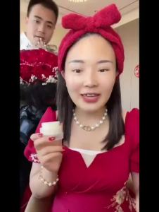 ⚡有货新款高档贵妇膏美白祛斑淡斑亮肤灵芝珍珠补水保湿面霜养颜膏 lady cream whitening freckle blemish brightening Ganoderma lucidum pearl moisturizing crehuixiongqi.my 8.12