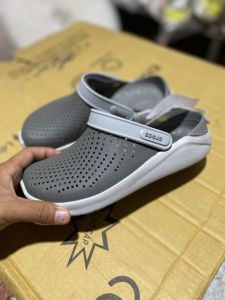 Crocs Lite Ride Clog หิ้วนอก ถูกกว่าshop รองเท้าชายหาด รองเท้าแตะ ใส่ได้ทั้งชายและหญิง ถ่ายจากภาพจริง 100% 1 ถึง 3 วันได้รับสินค้า