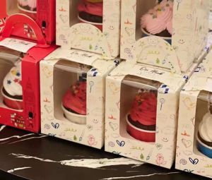 กล่องขนม 1หลุม กล่องเค้ก เเบบหน้าใส หูจับ มีหลายหลายให้เลือก พร้อมส่ง