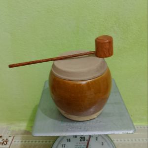 Hủ gốm nhỏ có nắp 1.5 lit ( tặng kèm gáo dừa)