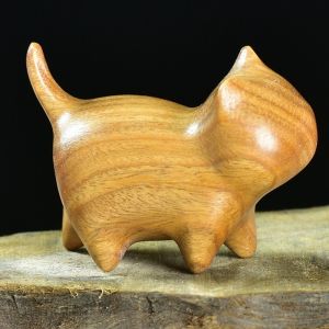 WAYNEG Handmade Wooden Cat Figurine Wood Carving With Bell Cat Ornament Creative Natural Texture Kitten Sculpture Home Decoration