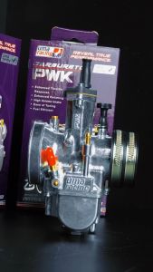 BÌNH XĂNG UMA RACING  ( GA DẸP PWK / TRÒN PE ) 24MM 28MM 30MM 32MM 34MM 36MM [ Carbuoretors ]